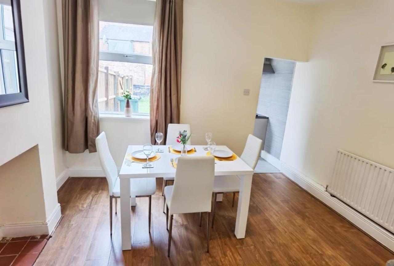 Villa Kenrick Street Great House Available For Guests And Contractors Parking And Wifi Nottingham Exterior foto